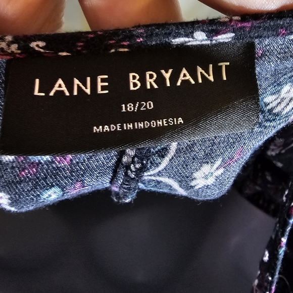 2/$20 Lane Bryant 18/20 Pattern Ls Top - Picture 3 of 8